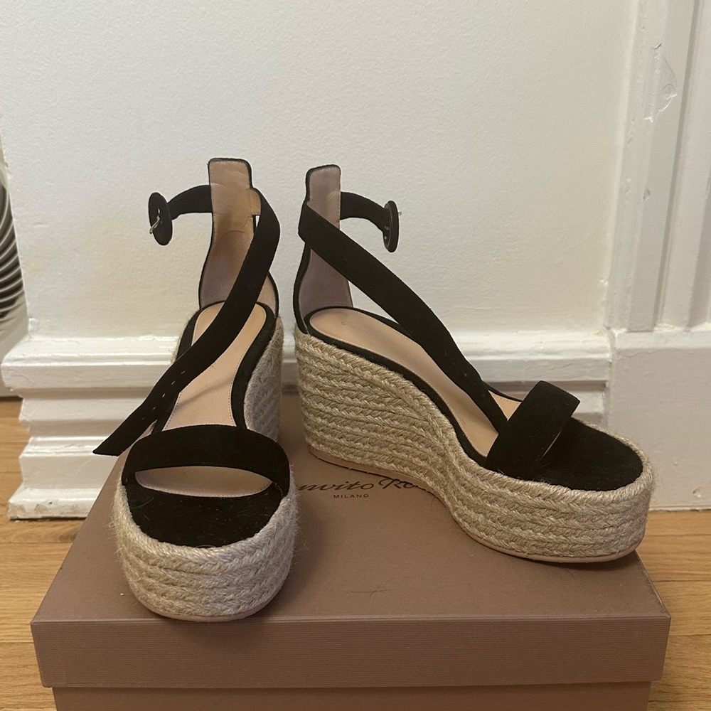 Gianvito Rossi platform espadrilles. Size 37. Never worn. Black suede.
